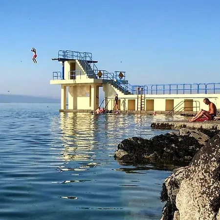 شقة Beautiful One Bedroom In غالواي