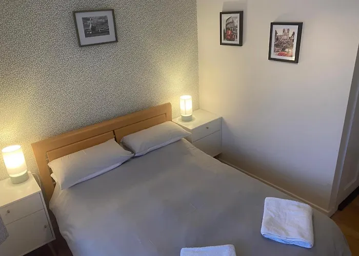 Beautiful One Bedroom In Apartment *